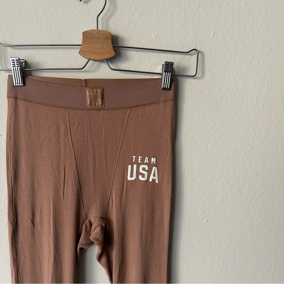 SKIMS SIENNA LIMITED EDITION TEAM USA BOXER LEGGINGS Small - Picture 4 of 11